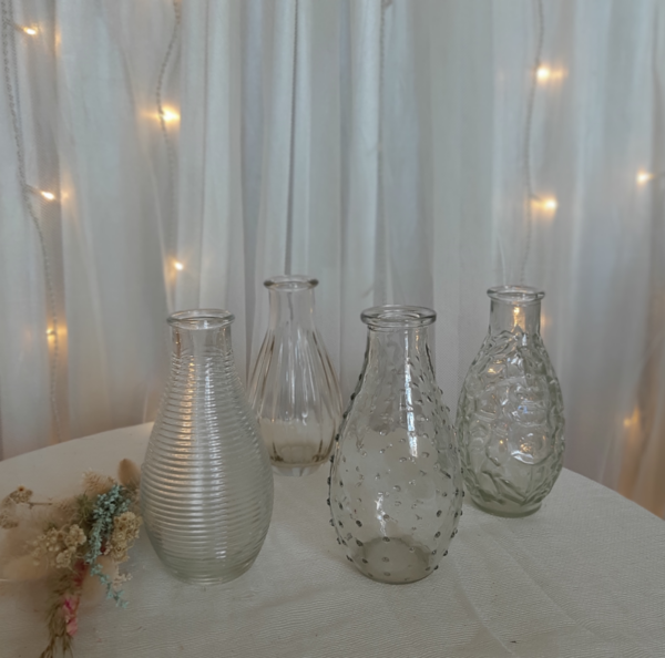 Vasen in verschiedenen Grün- / Grautönen